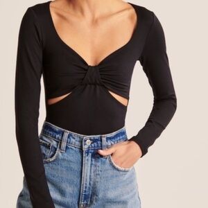 ABERCROMBIE AND FITCH DOUBLE LAYERED SEAMLESS FABRIC CUT OUT BODYSUIT BLACK